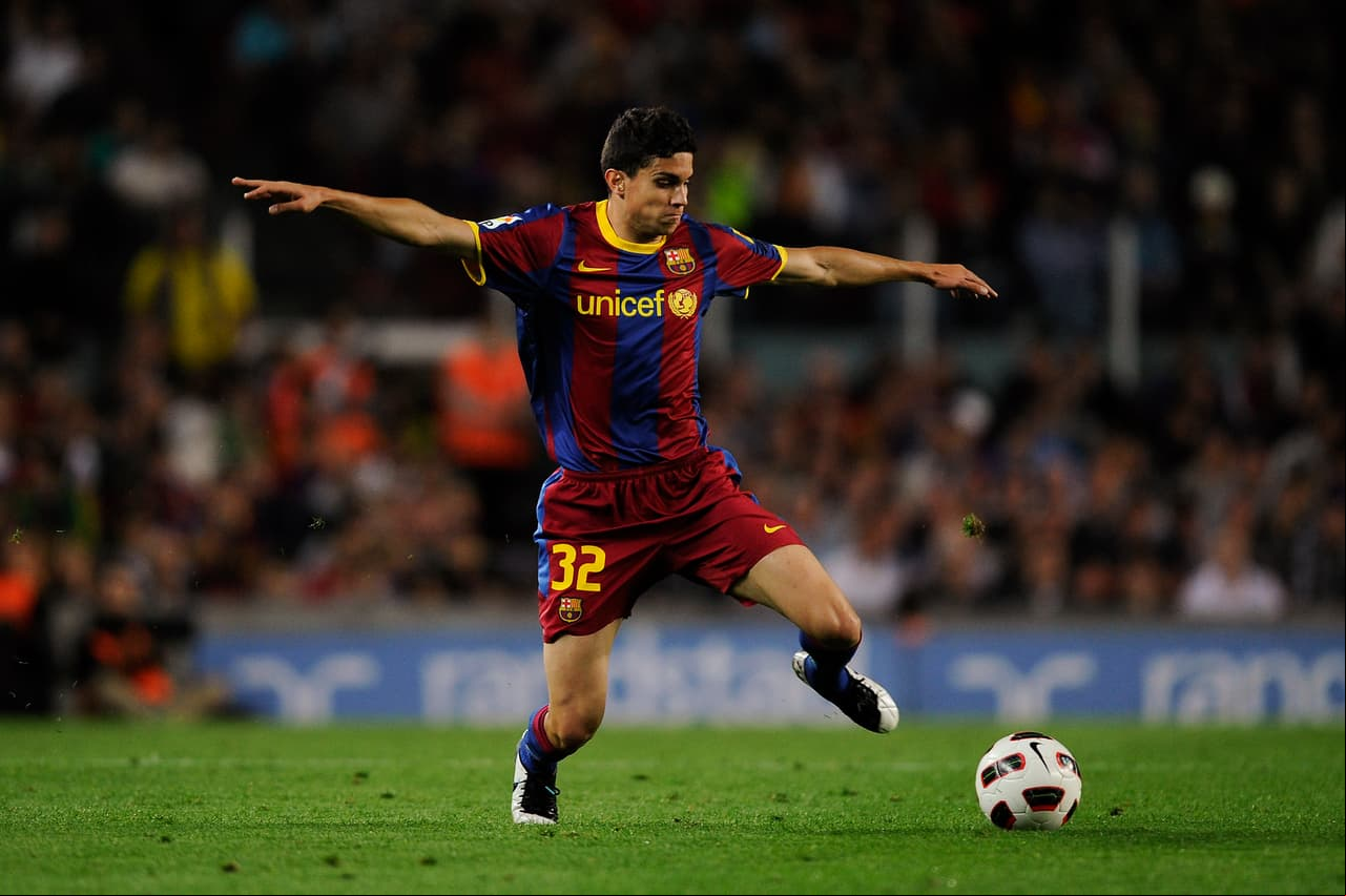 Marc Bartra es uno de los defensas que más prometía en La Masía. Pasó al Borussia Dortmund por oportunidades y se consolidó en el Betis como compañero de Guardado y Lainez.