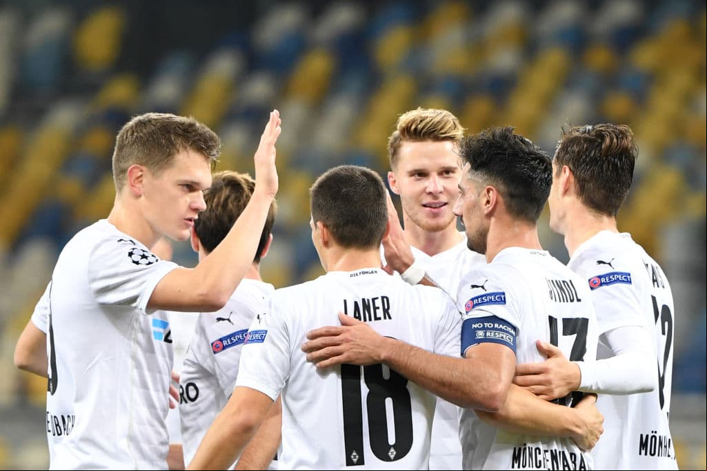 Seis goles sentenciaron la tarde para el Shaktar y se queda con el liderato del Grupo B. Plea se lleva la tarde con tres goles para su equipo, le siguieron Bensebaini, Bondar y Stindl. El equipo alemán comparte el primer lugar con el Inter y el Real Madrid en esta serie de la Champions League.