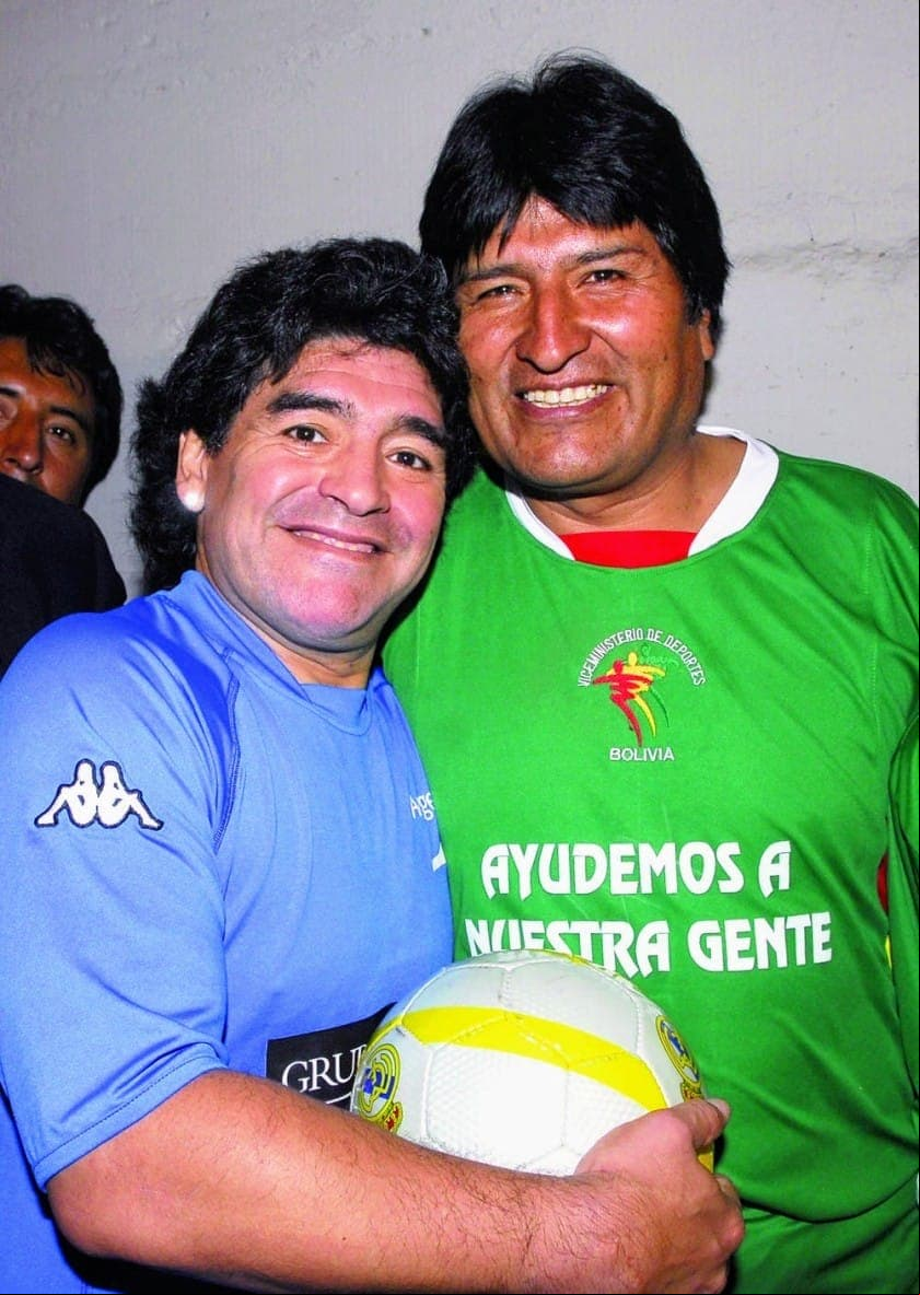 Junto a Evo Morales, mandatario de Bolivia, también jugó y posó en varias ocasiones.