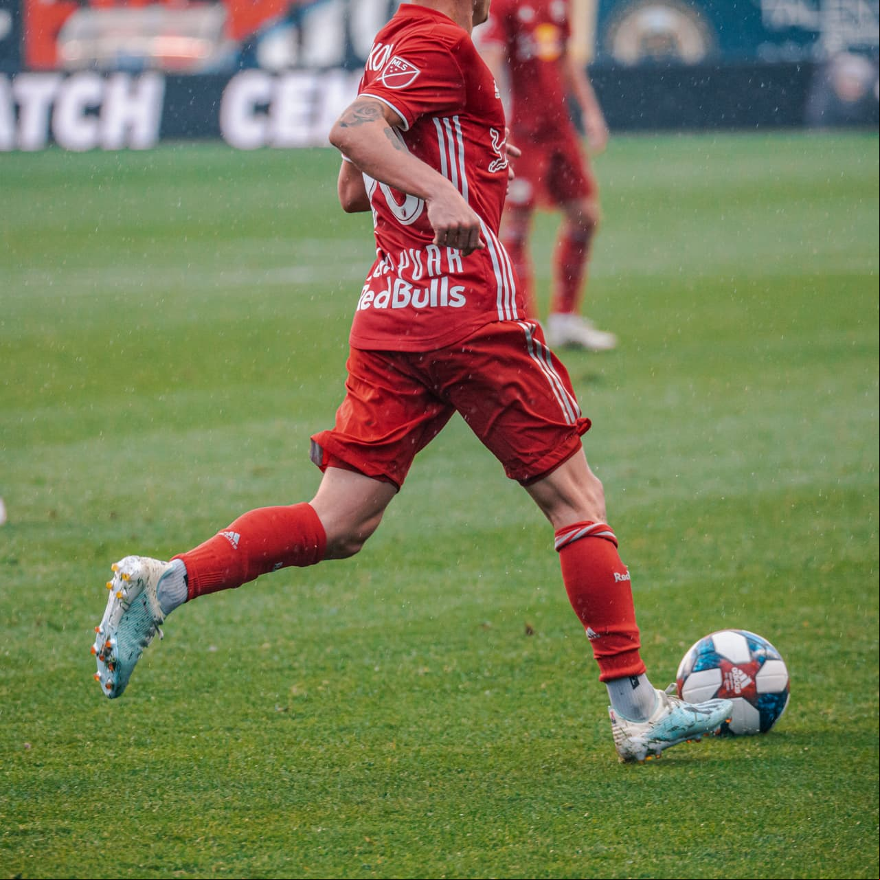 Philadelphia Union 4-3 New York RB. Bedoya, Elliott, Picault y Marco Fabián anotaron para los de casa; Sims, Parker y Barlow lo hicieron por la visita.