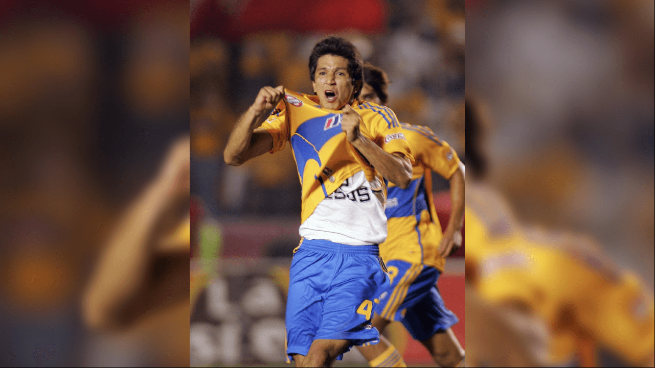 <b>Su primer gol como profesional</b>
<br>Producto de sus características de juego, el primer gol de Jesús en el máximo circuito llegó el 9 de mayo del 2009.