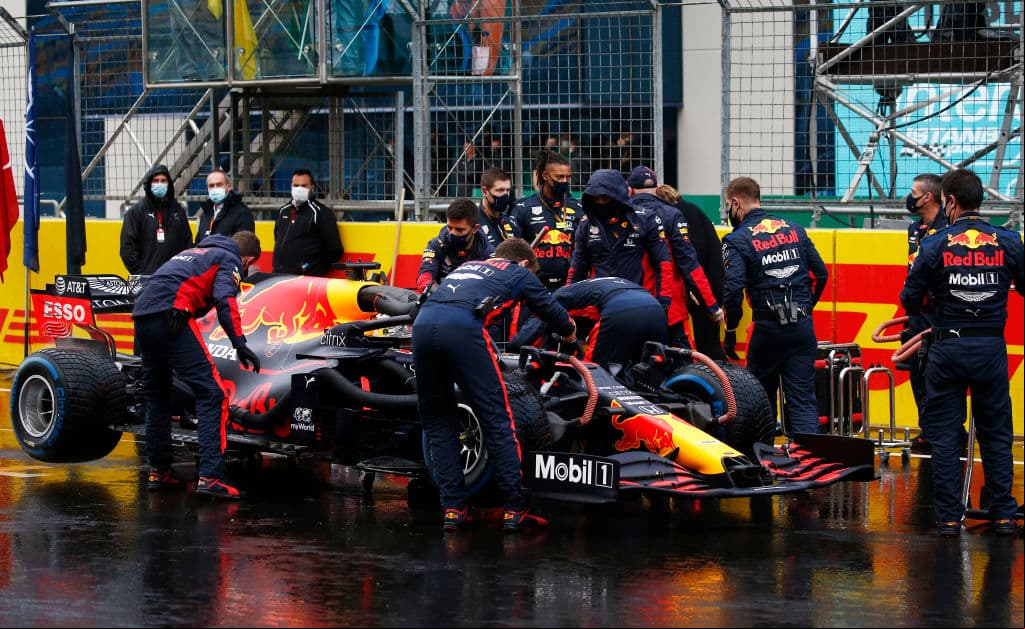 Una carrera inolvidable para el mexicano Sergio Pérez en donde consigue segundo lugar y su primer podio del año, que comparte con el ya siete veces campeón del mundo Lewis Hamilton, y con Sebastian Vettel en tercera posición. Hamilton iguala a Schumacher en campeonatos del mundo, mientras el mexicano suma su noveno podio en la historia de la Formula 1.