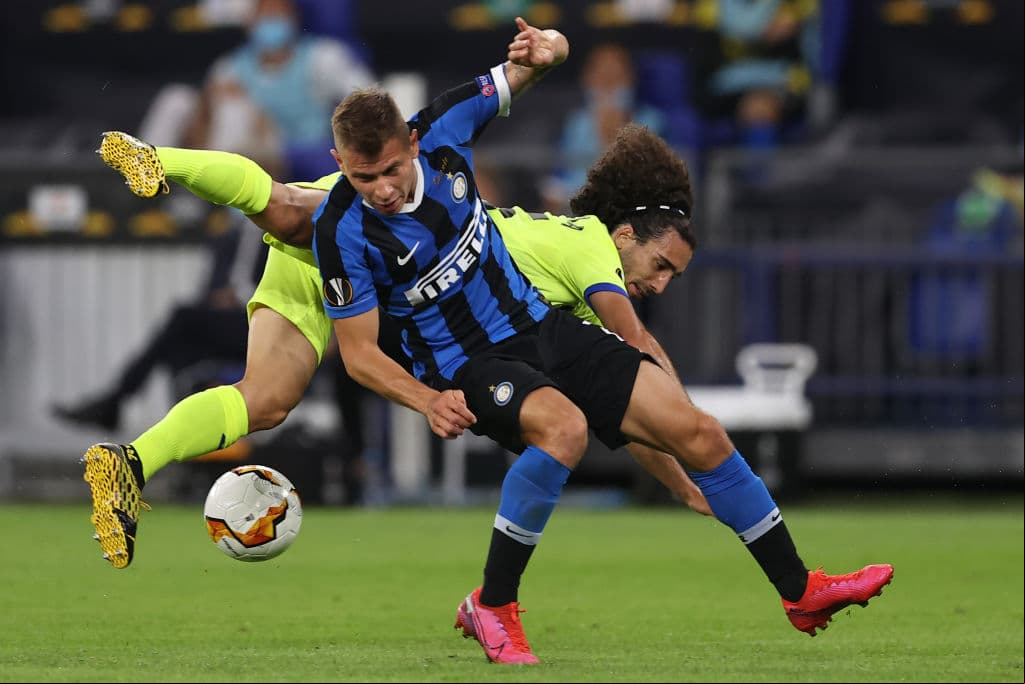 El Inter no tiene mucho el balón, pero cuando la pelota llega a Lukaku o a Lautaro, los españoles comienzan a temblar.