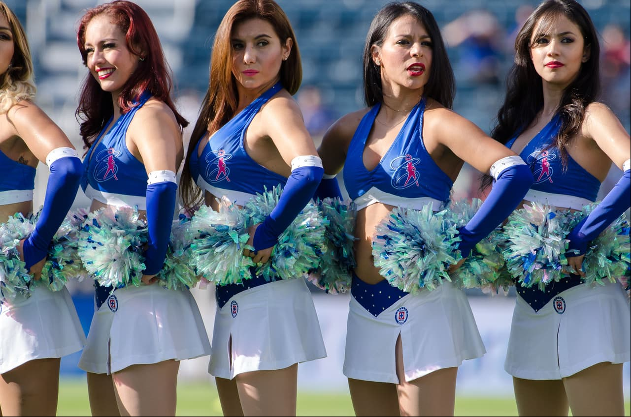 La belleza de las porristas en la fecha 6