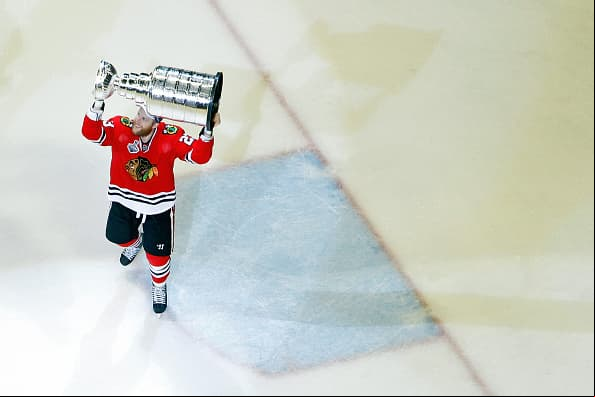 Desde el 1938 los Chicago Blackhawks no ganaban en su propia casa. Este es el tercer título en seis años
