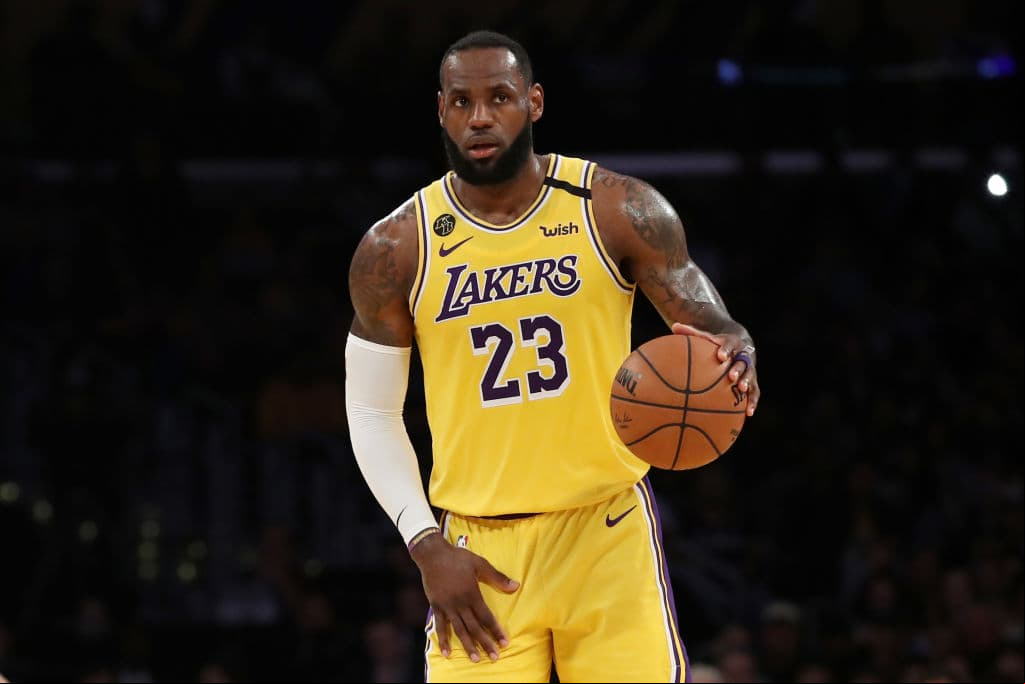 En 2018, 
<b>Lebron James</b> dio el gran salto y pasó de los Cleveland Cavaliers a los LA Lakers, firmando un contrato de cuatro años y $154 millones dólares.