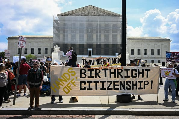 Ciudadanía por nacimiento: 3 preguntas de la Corte Suprema que pueden definir su decisión sobre el poder de los tribunales frente a las órdenes de Trump