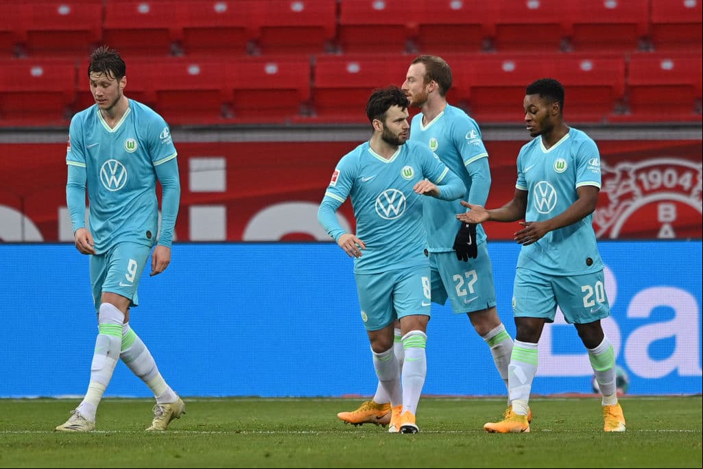 Wolfsburg venció de visita al Leverkusen por la mínima diferencia.