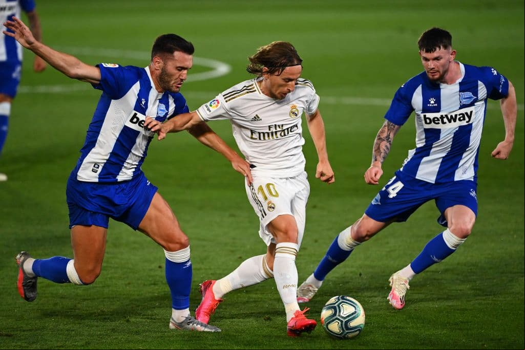 Los pupilos de Zidane, para mantener el paso firme hacia el título, querían la victoria y así dejar en cuatro puntos la ventaja sobre Barcelona, segundo lugar de la competición.