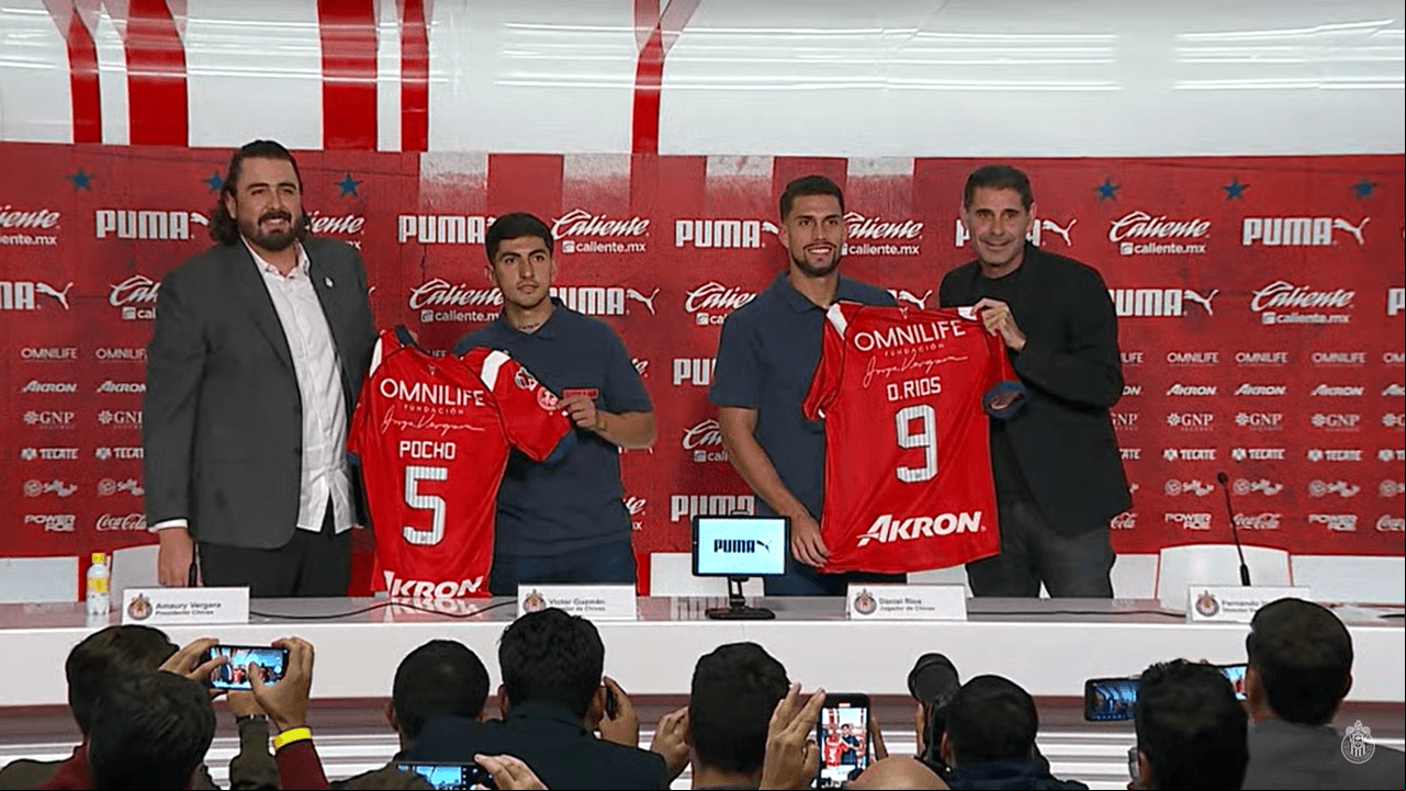 Chivas presenta oficialmente a Guzmán y Ríos