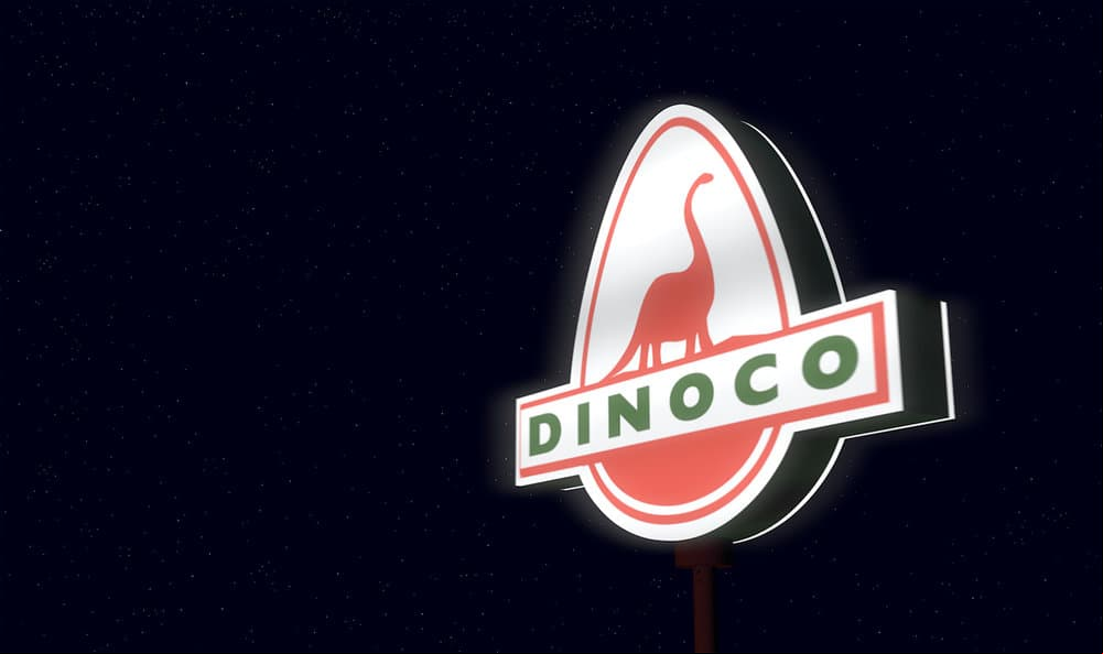 La estación de gasolina Dinoco donde la mamá de Andy carga gasolina, es el mismo nombre de la empresa donde Rayo McQueen quiere trabajar en Cars.