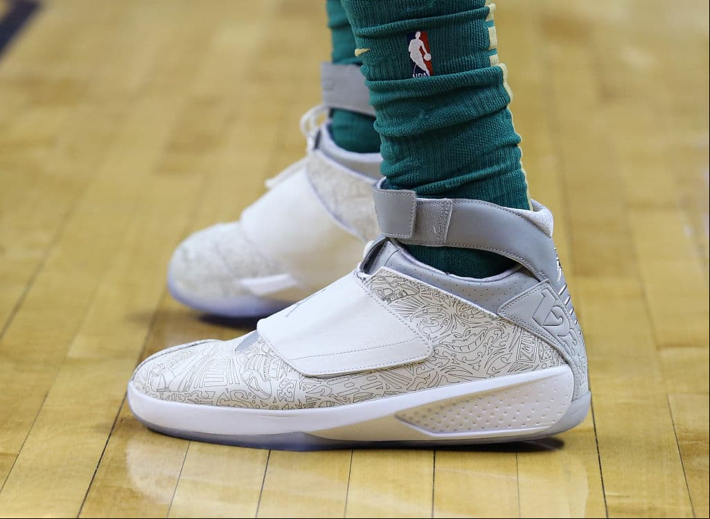 Los jugadores de la NBA juegan con tenis que han marcado una tendencia en la moda, disfruta los diseños más llamativos.