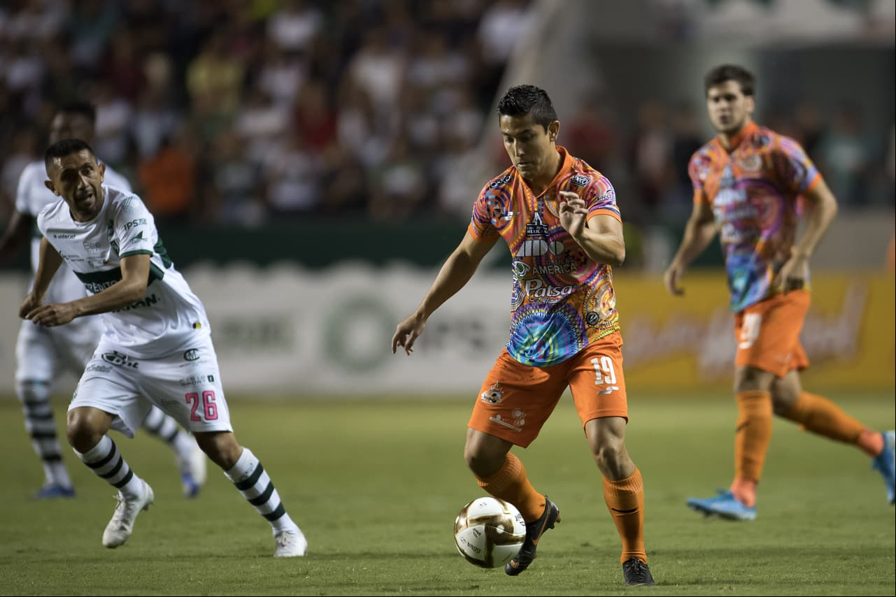 Con goles de Daniel Cisneros (3), Arturo Javier Ledesma (5) y Franco Faria (83), los Alebrijes de Oaxaca ganan 1-3 en su visita al zacatepec.