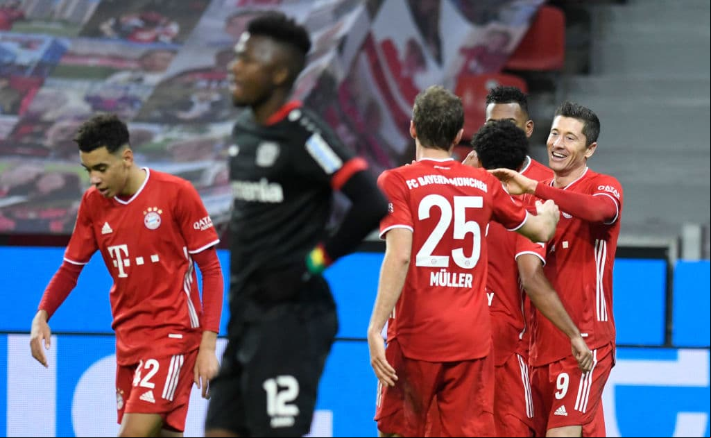 Bayern tundió al Leverkusen con doblete de Lewandowski | La victoria de los bávaros de Flick y los resultados del día en el máximo circuito del balompié germano.
