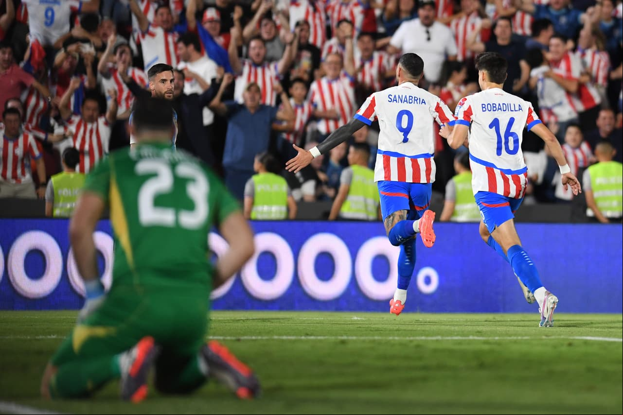 Con espectacular chilena, Paraguay derrota a Argentina rumbo al Mundial