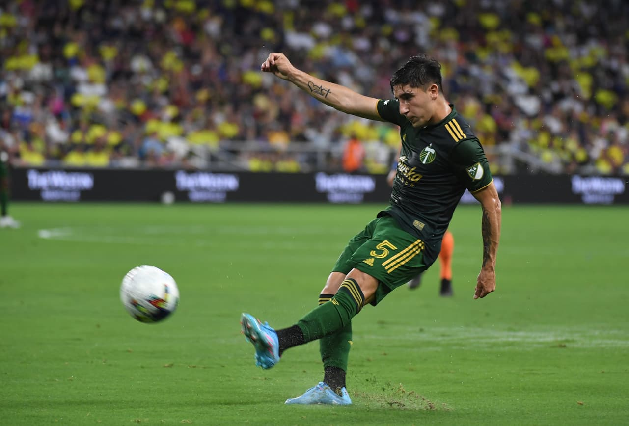 Premio para un 'Leñador': Portland extiende contrato de Claudio Bravo