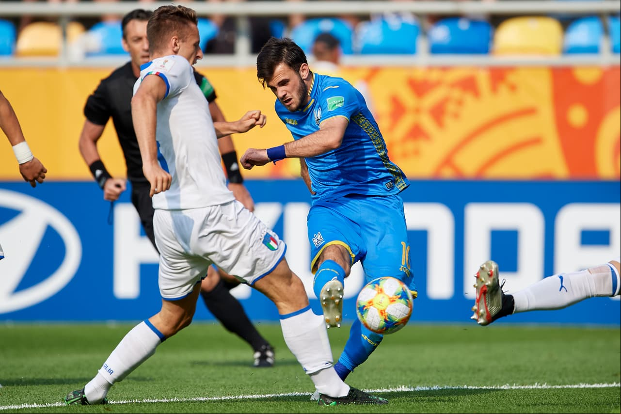 La más clara fue un tiro libre de Ucrania al que el portero Alessandro Plizzari llegó exigido al palo derecho para rechazar la pelota.