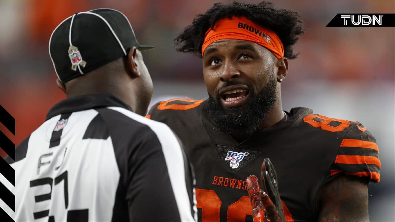 Mientras la temporada de los Browns se hunde, sus jugadores están distraidos con cosas sin importancia.
