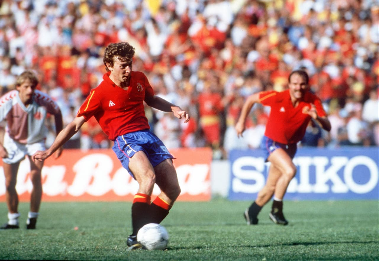 <b>7</b> Emilio Butragueño 26 goles