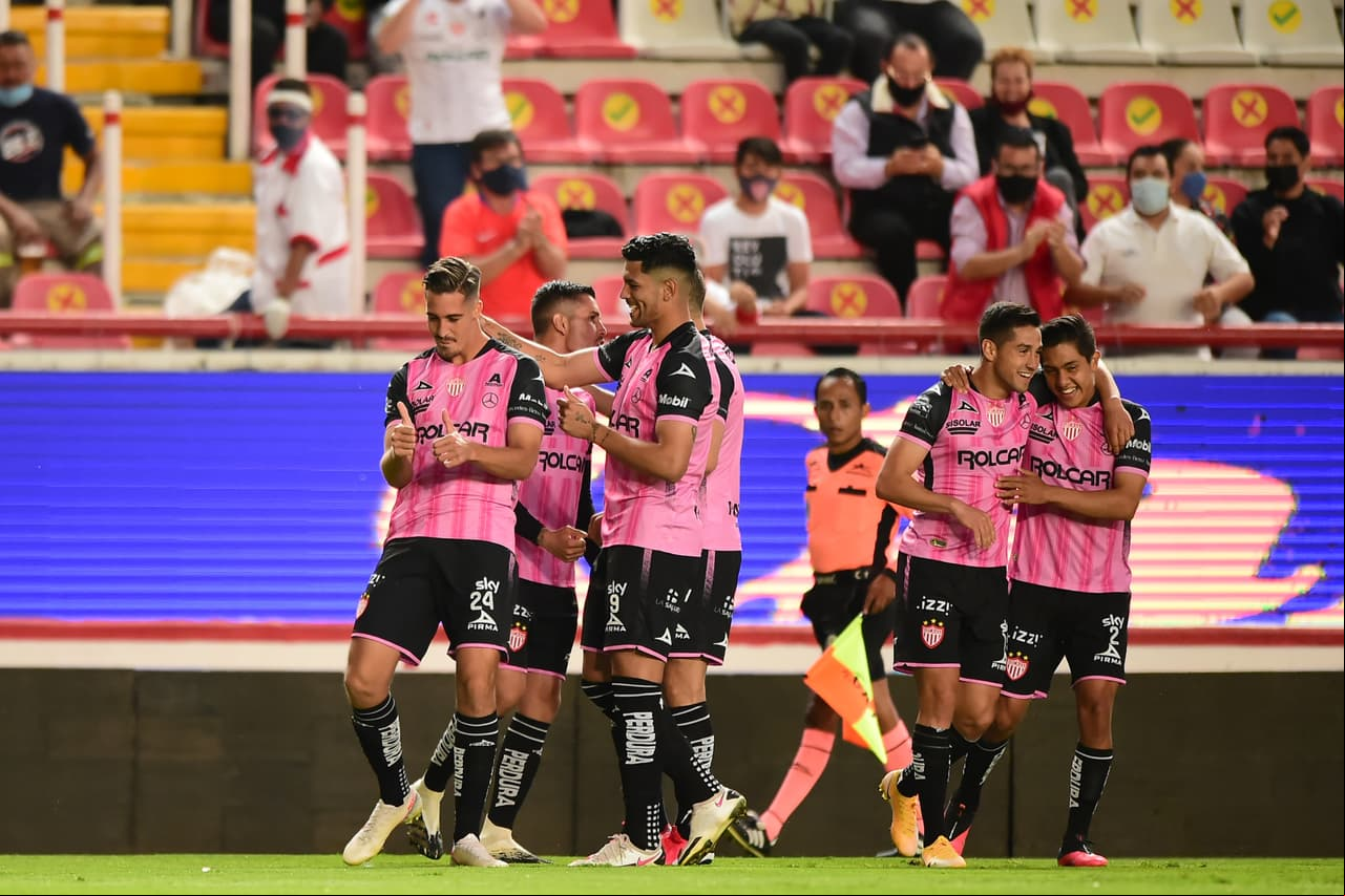 El público volvió al Victoria y Necaxa despachó a los Xolos | Con goles de Ian González y Fernando Arce, los Rayos se impusieron al conjunto fronterizo en la J14 del Guard1anes 2020.