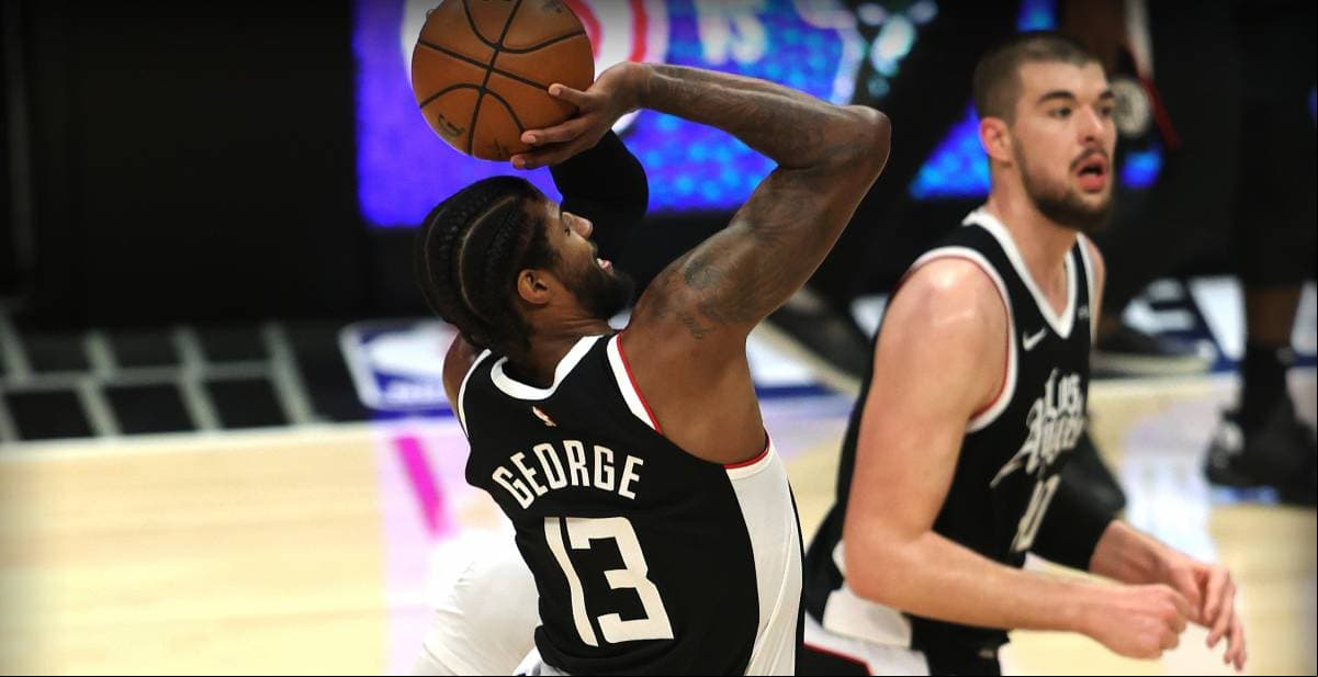 Los Clippers respiran con su primera victoria ante Suns