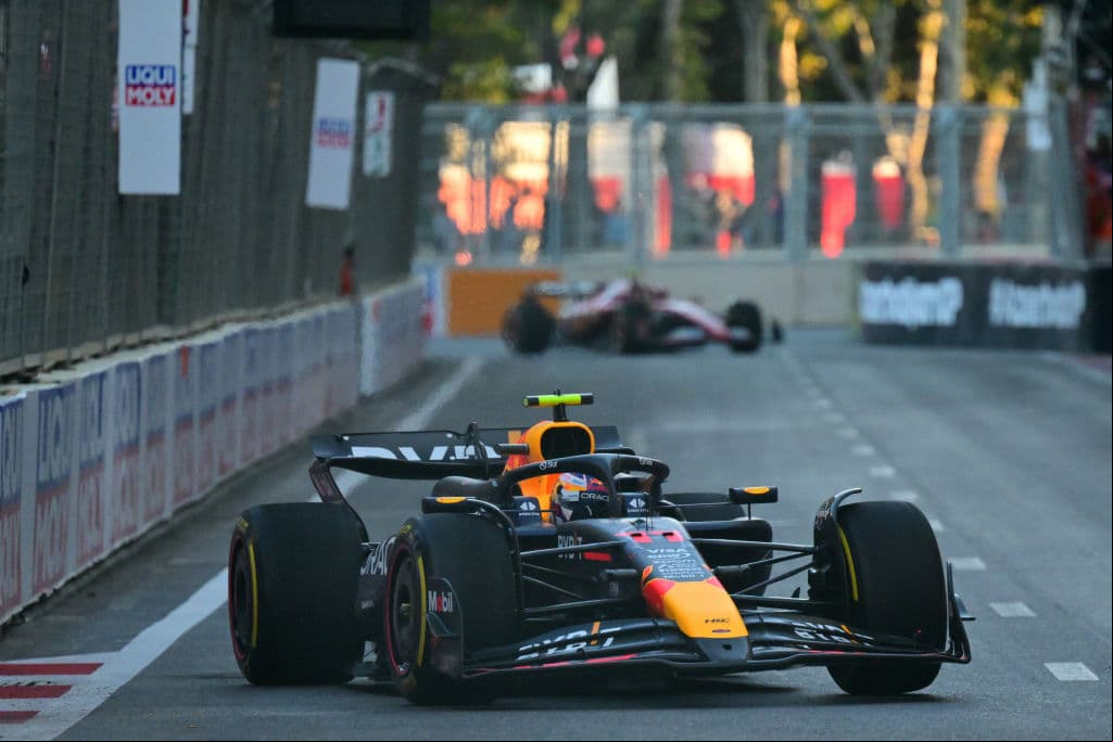 Checo Pérez mejora y queda segundo en prácticas libres del GP de Azerbaiyán