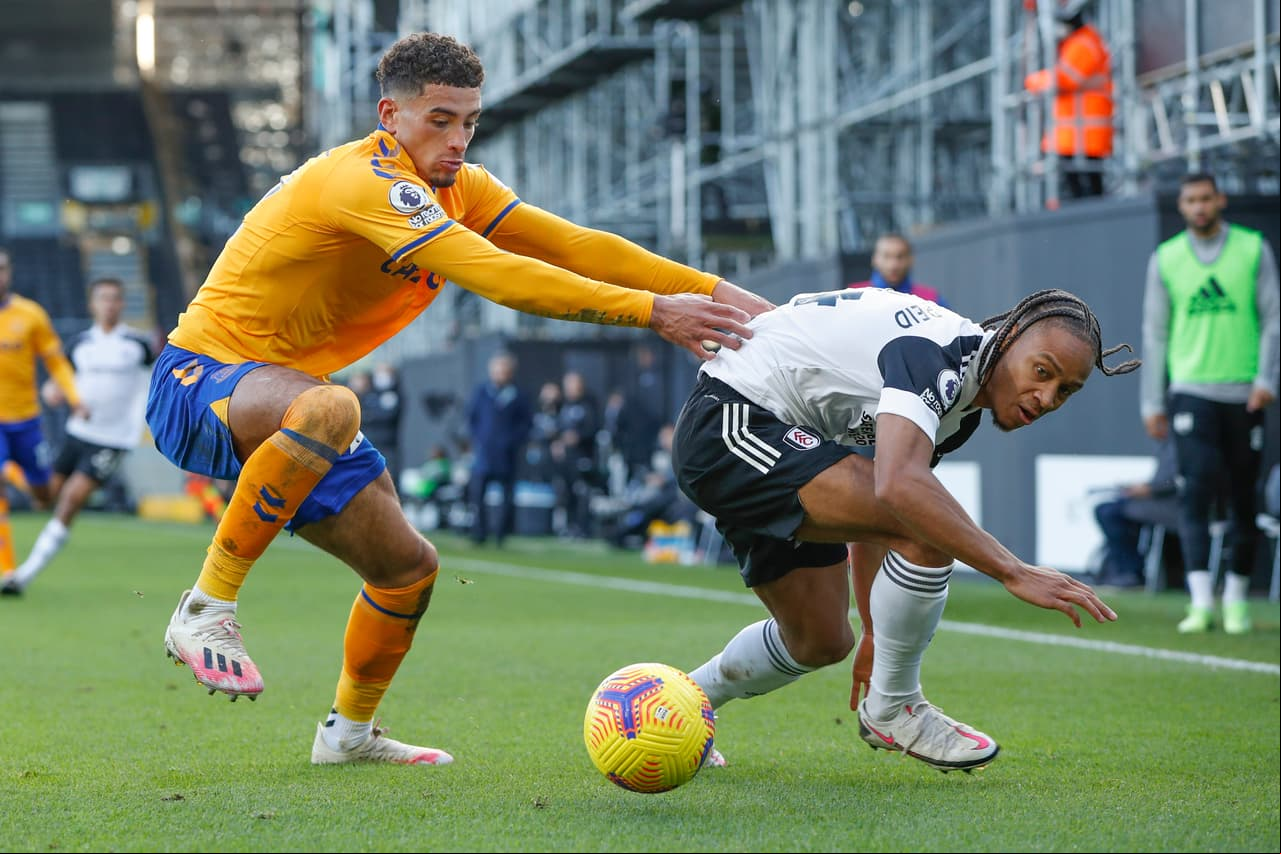 Con doblete de Dominic Calvert-Lewin y gol de Abdoulaye Doucouré, el Everton se impone ante el Fulham durante la novena jornada de la Premier League. Por parte de los Whites, Bobby Reid descontó al minuto 15, mientras que Ruben Loftus-Cheek anotó el segundo a los 70 minutos.
