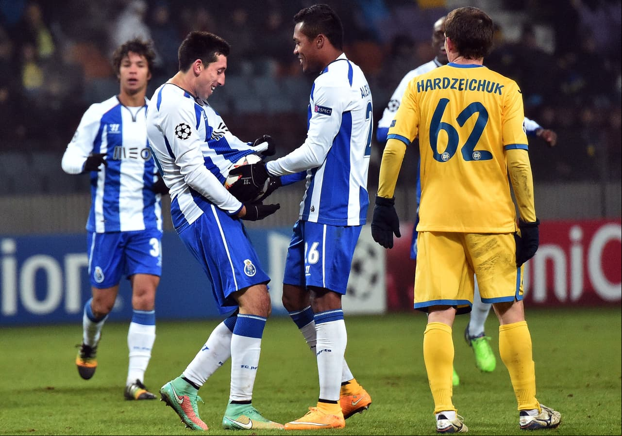 El Oporto es otro club con mucho potencial para poder levantar el título de campeón en la Liga de Portugal pues la temporada anterior se quedó a solo tres puntos debido a que concentró sus esfuerzos en llegar lejos en la Champions League.