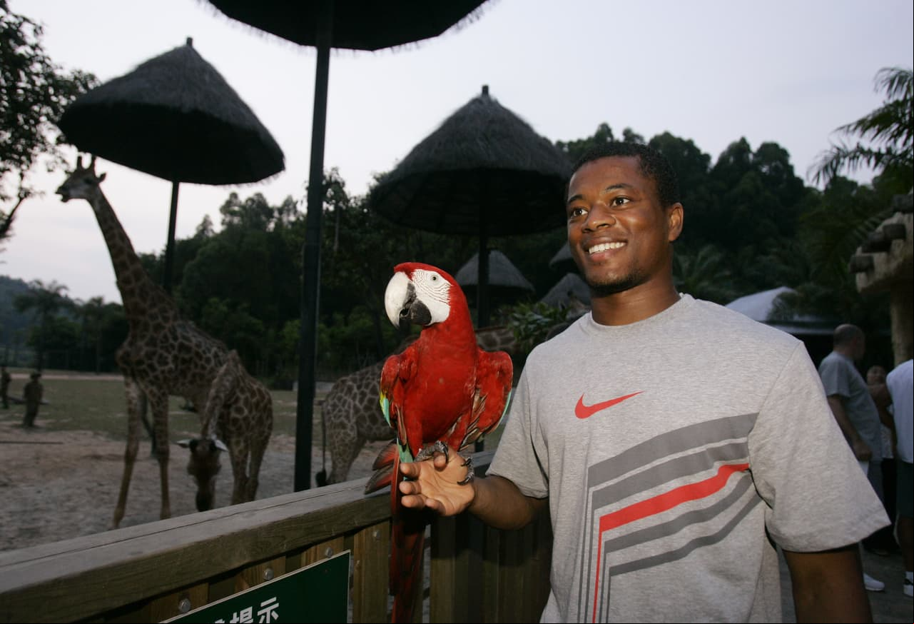 Patrice Evra pedía limosna para comer en su infancia