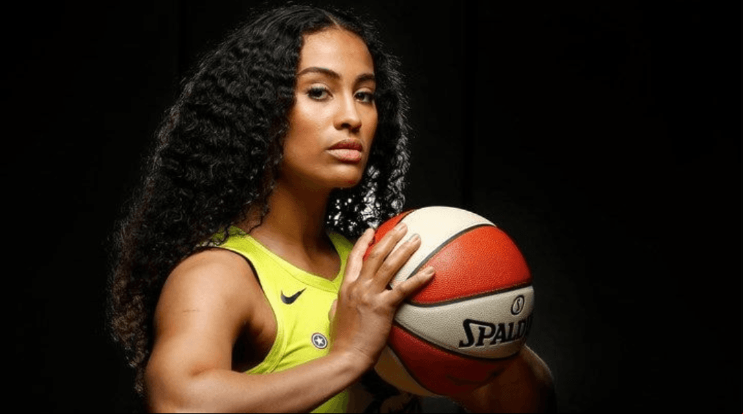 <b>Skylar Diggins-Smith</b>
<br>La estrella de la WNBA, seis meses después del nacimiento de su hijo, obtuvo 19 puntos para la selección nacional femenina de EE. UU. En su victoria en el juego de exhibición sobre Texas A&M. Fue un regreso emocional.