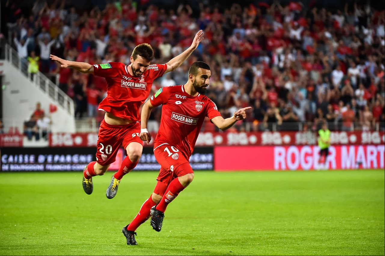 La figura del partido fue el tunecino Naim Sliti (centro) que anotó dos goles para el Dijon a los minutos 28' y 90'.