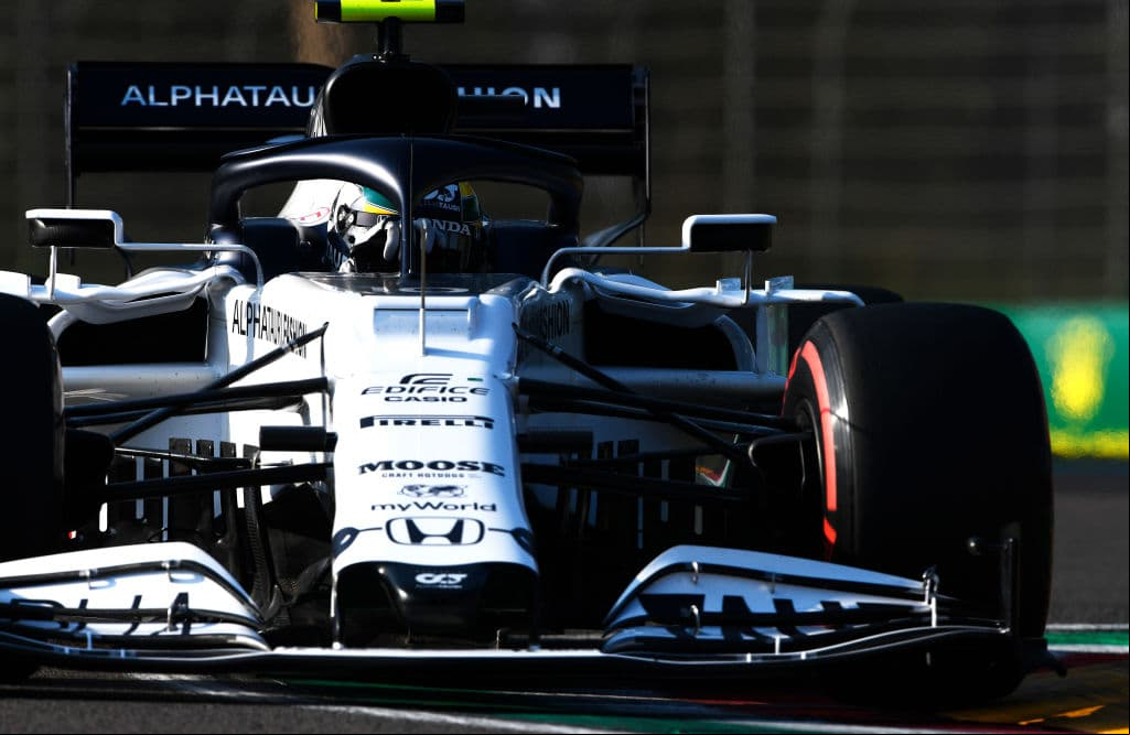 Gasly | Bottas, Hamilton, Verstappen, Gasly, Ricciardo, Albon, Leclerc, Kvyat, Norris y Sainz, completan los primeros diez de la parrilla. Sergio Pérez iniciará como decimoprimero y su coequipero, Stroll, arrancará decimoquinto.