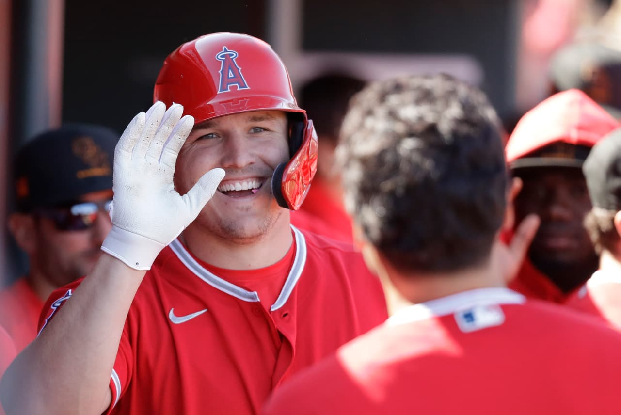 Trout, el astro de 28 años de los LA Angels con tres premios de Jugador Más Valioso en sus vitrinas, tiene un salario de 36 millones.