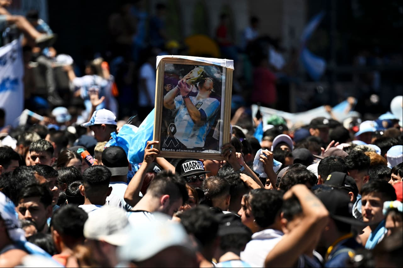 Festejos de la selección argentina en Buenos Aires tras ganar el Mundial Qatar 2022.