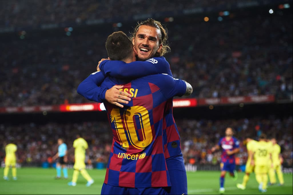 Ruptura del ligamento interno de la rodilla lo ejo fuera del 28 de septiembre al 18 de noviembre de 2015 (52 días) que lo hizo perderse 9 juegos con el Barcelona.