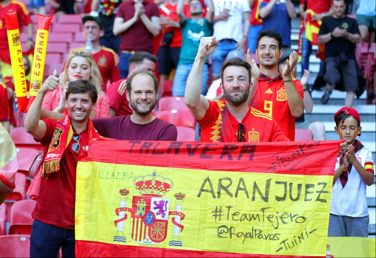 Croacia ganaba el partido con autogol de Pedri, pero España remontó con anotaciones de Sarabia (38’) y Azpilicueta (57’). Fueron Orsic (85’) y Pasalic (92’) en los últimos minutos, que no dejaron a la escuadra de Luis Enrique se llevara el juego. Morata y Oyarzabal, en tiempo extra, le dan la victoria a España y el pase a Cuartos en la Euro 2020.