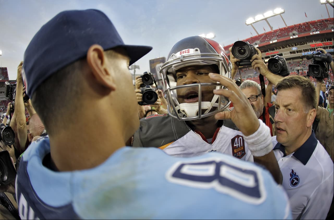 Las edades combinadas de Winston y Mariota (43 años, 203 días) es la menor suma de dos pasadores titulares en un juego desde la fusión de la NFL en 1970. (Foto: AP-NFL).