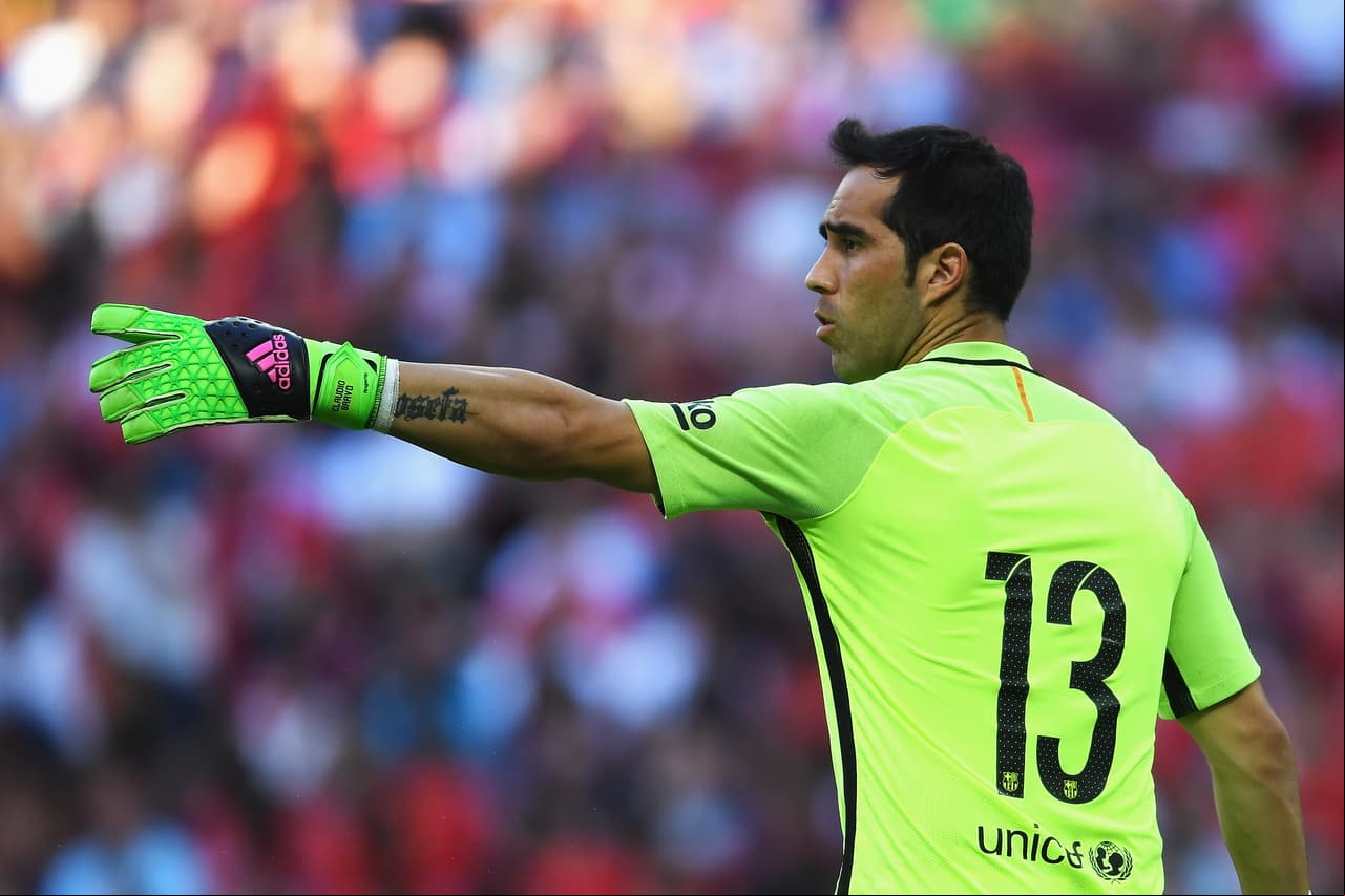 Claudio Bravo, pendiente de cerrar su fichaje por el City, no se entrena con el Barça