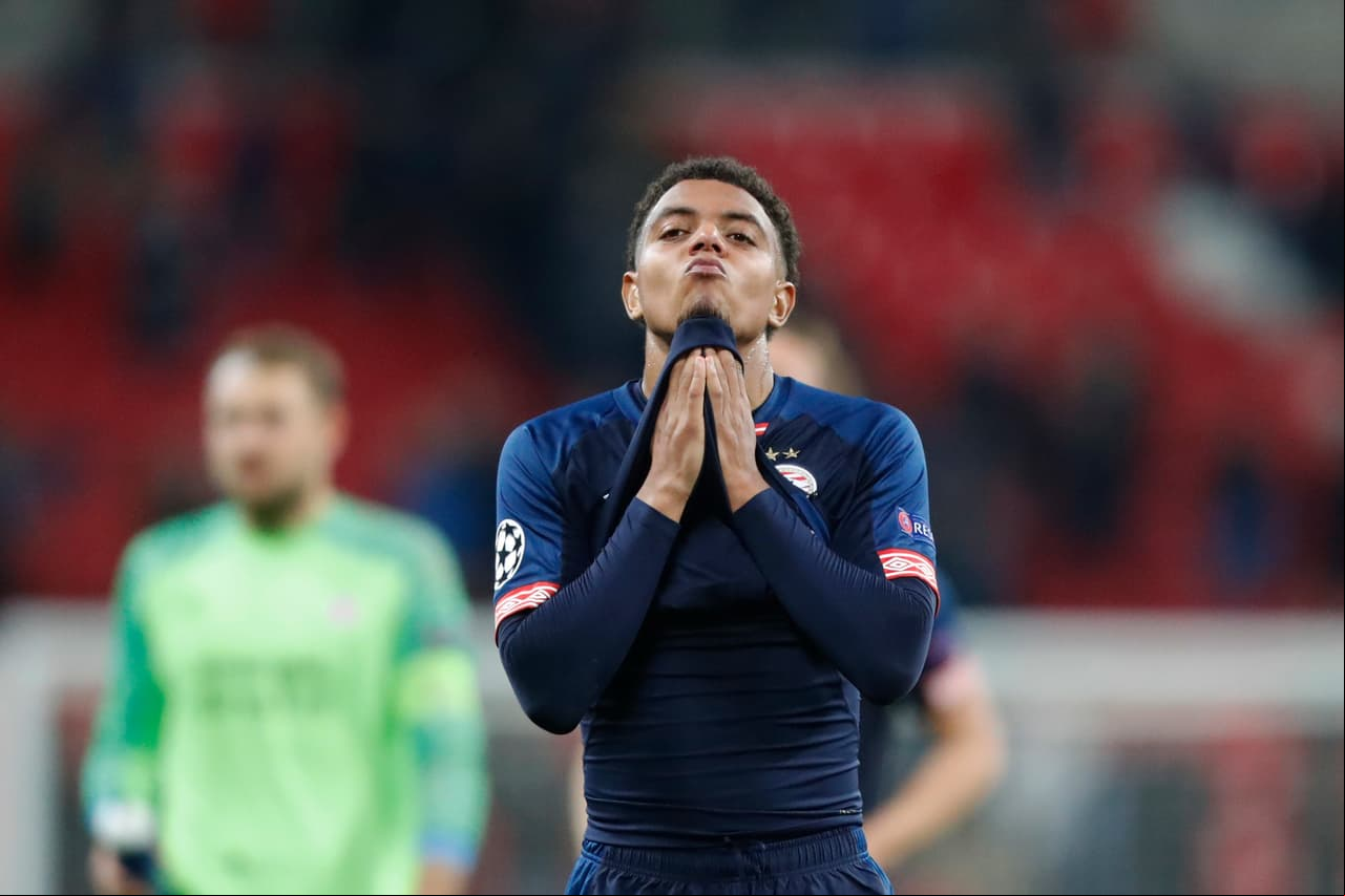 <b>Donyell Malen</b>
<br>Este jugador cuenta con un excelente agente que le podría conseguir un buen club, pues cuenta con os de los clubes más importantes de Europa.