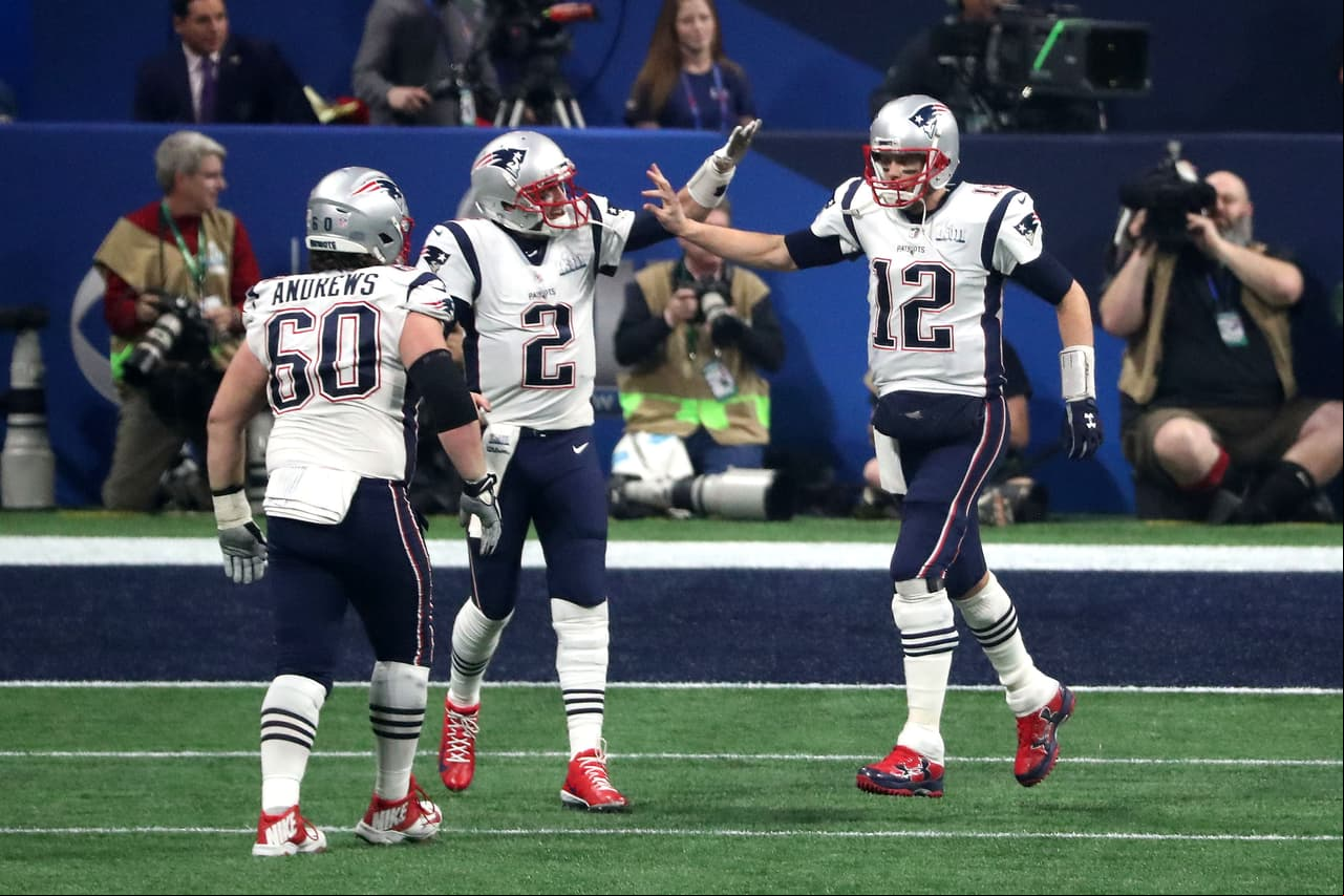 En 2018, los New England Patriots se enfrentaron a Los Angeles Rams en el Super Bowl LIII y consumaron su sexto trofeo Vince Lombari. Ahí estuvo Hoyer, como backup de Tom Brady, finalmente probó las mieles del éxito con los Patriots.