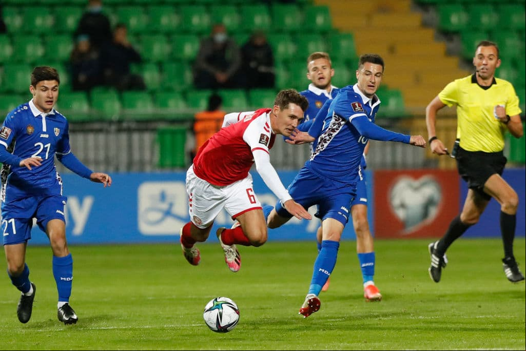 Polonia golea tranquilamente 5-0 a San Marino, Dinamarca también goles y se impone 0-4 a Moldavia, Suiza vence 2-0 a Irlanda del Norte y Serbia sale victorioso 0-1 en su visita a Luxemburgo.