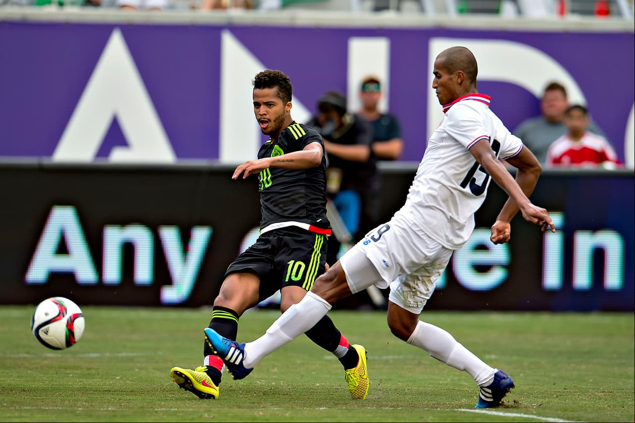 Dos santos levanta la mano para ser una de las figuras en Copa Oro y para léxico se convierte en pieza fundamental.