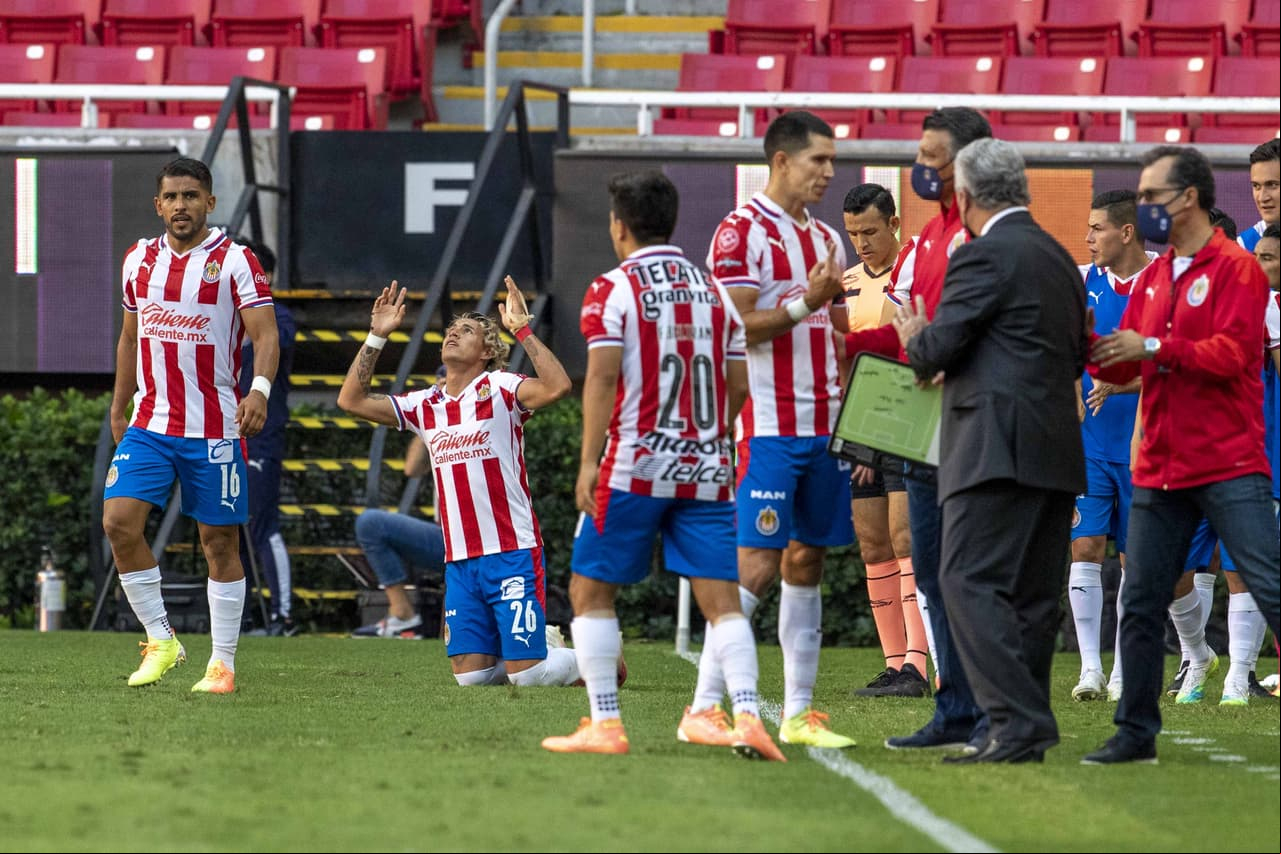 El Rey Midas gana en su debut con Chivas | Víctor Manuel Vucetich se estrenó despachando al Atlético San Luis en el Guard1anes 2020 de la Liga MX.