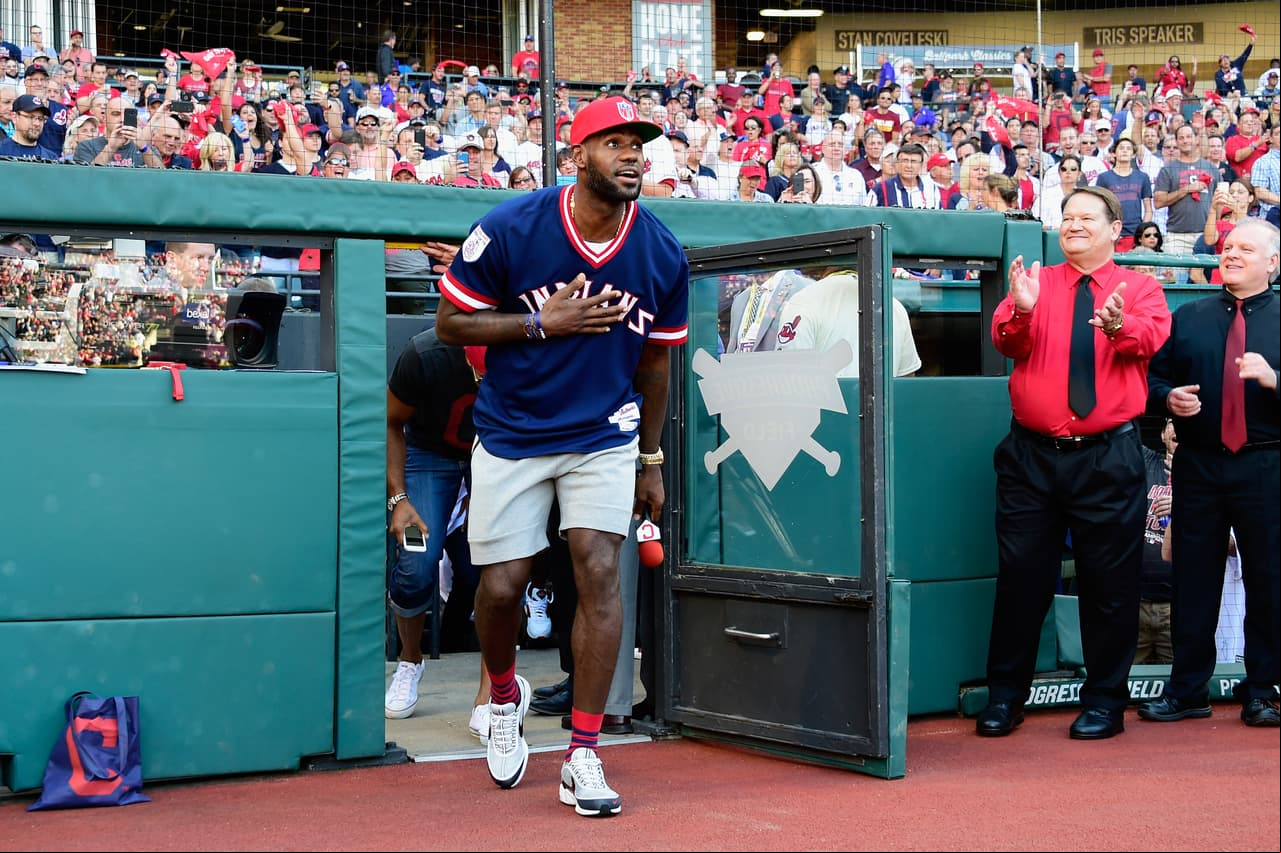 LeBron James será copropietario de Boston Red Sox