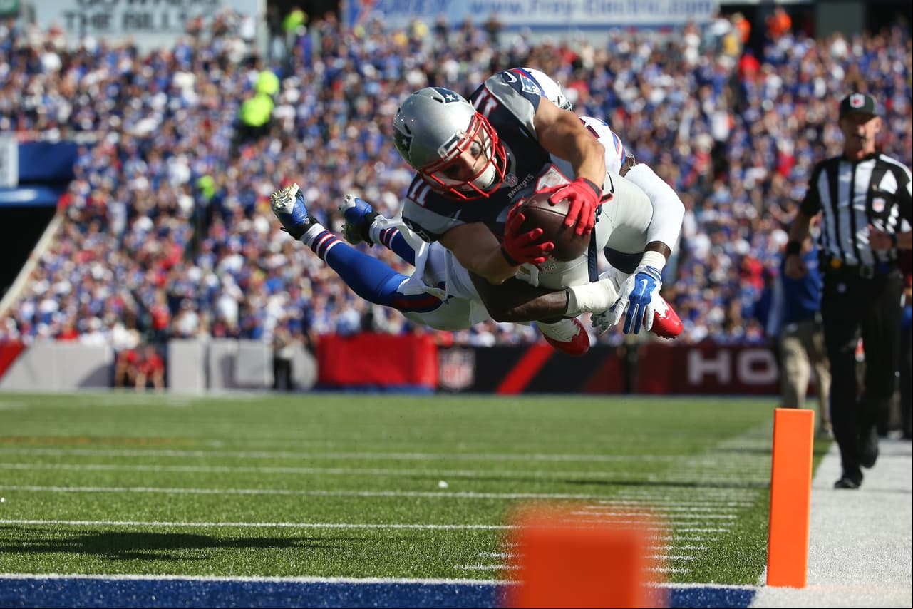 Julian Edelman #11 de New England Patriots anota touchdown contra los Buffalo Bills. Año 2015.