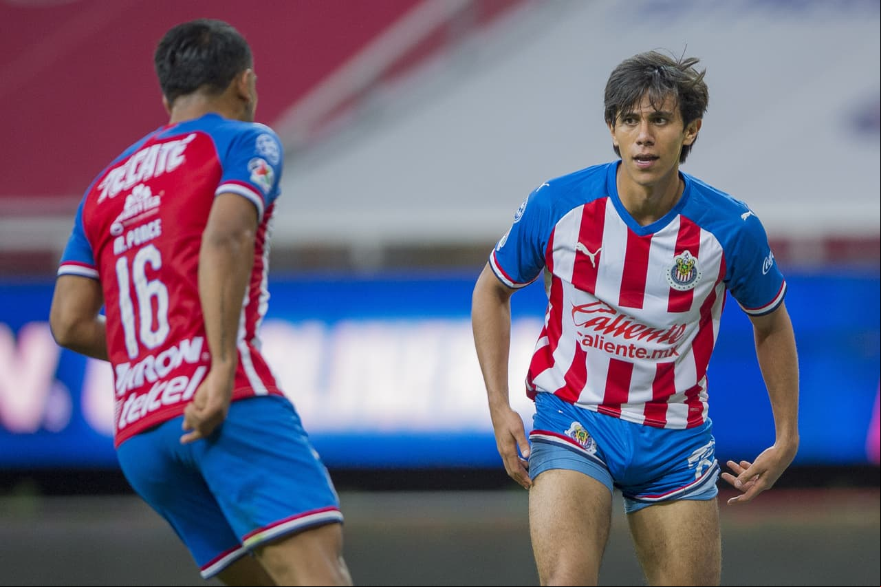 Macías marcó su doblete al 80’ para poner el marcador 3-0. Robó un balón de la zaga mazatleca y mandó guardar el balón al fondo de la red.