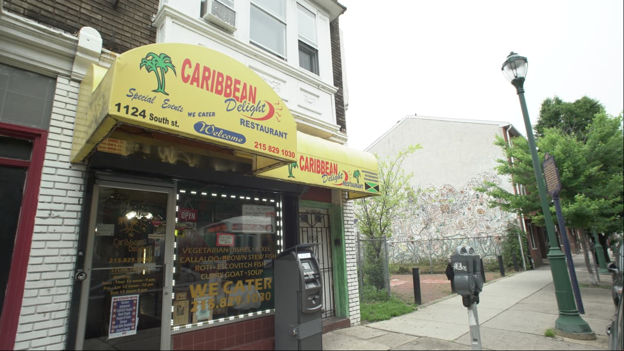 Caribbean Delight, ubicado en South Street, otros de los lugares donde se puede probar el sabor de Jamaica.