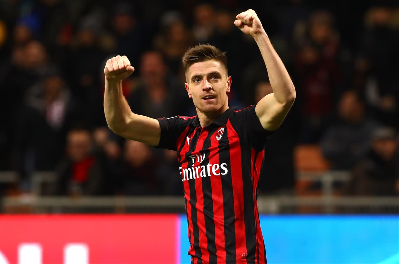 Corriendo a espaldas de la defensa y abriendo bien su pie derecho, Piatek mandó la pelota al palo más lejano de Alex Meret.