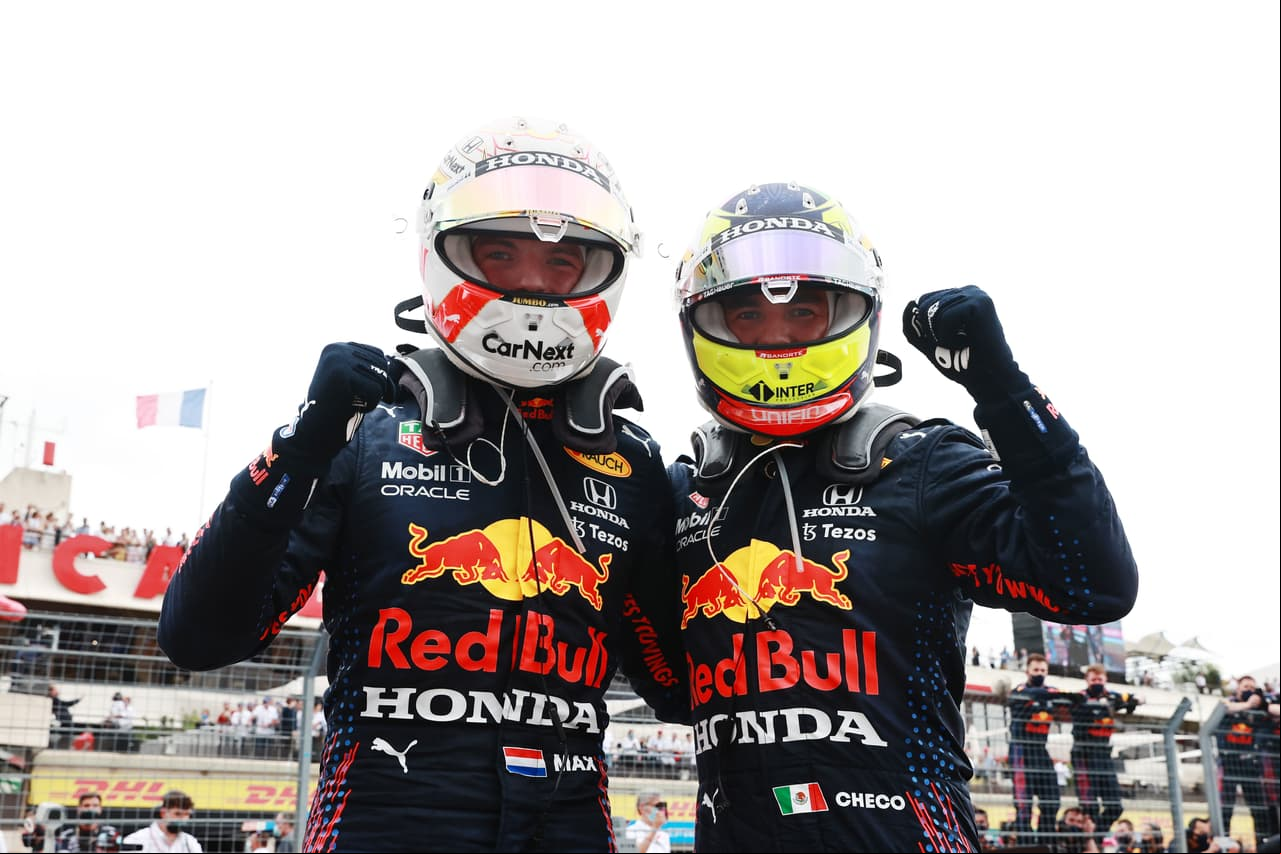 Max Verstappen y Checo Pérez.
