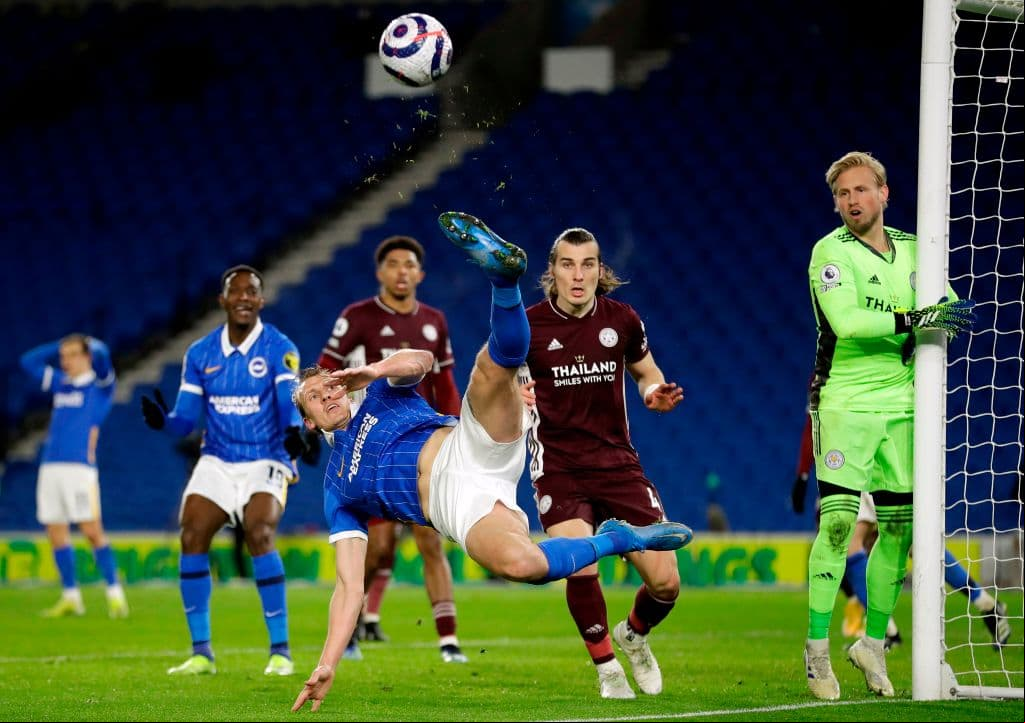 Con goles de Iheanacho (62’) y Amartey (87’), Leicester City se impuso ante el Brighton; Lallana (10’) marcó para los locales. Brighton y Leicester City acumulan 26 y 53 unidades, respectivamente.